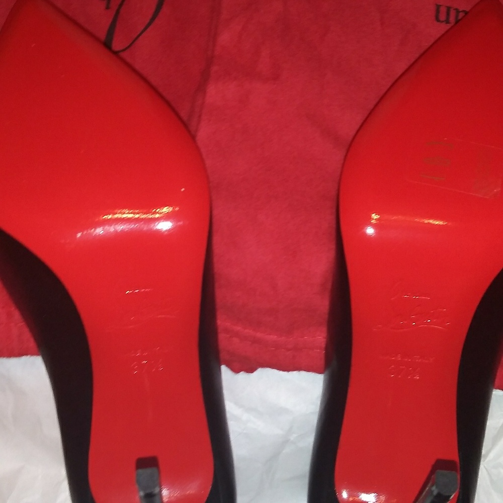 Shoes - Picture 6 of 8